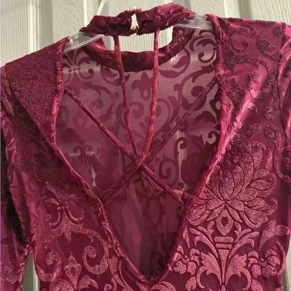 Iris dress with long sleeves in burgundy with raised pattern velvet touch Large - Picture 10 of 13